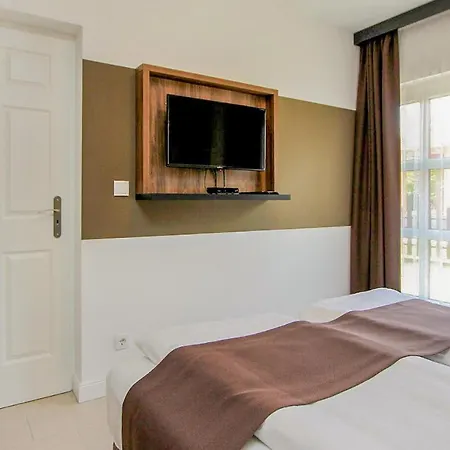Beautiful In W/ Outdoor Swimming Pool And 3 Bedrooms Nyaraló Gyenesdiás