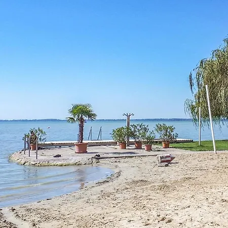 Nyaraló Beautiful In W/ Outdoor Swimming Pool And 3 Bedrooms Gyenesdiás